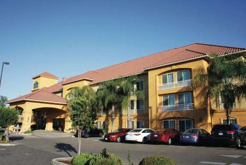 Fowler Hotel | Relaxing Getaway at La Quinta by Wyndham Fowler