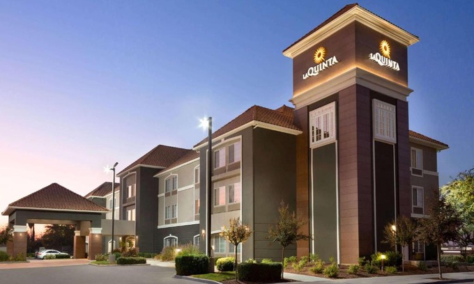 Fresno Hotel | Pet-Friendly Retreat at La Quinta by Wyndham Fresno Northwest