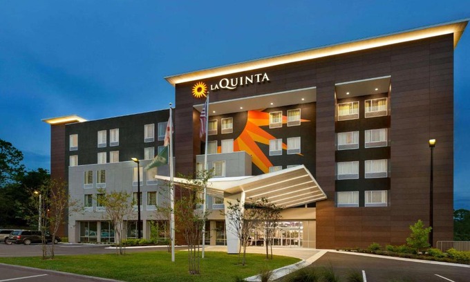 Gainesville Hotel | Pet-Friendly Retreat at La Quinta by Wyndham Gainesville