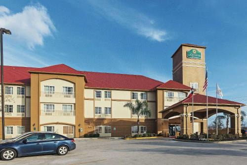 Southeast Houston Hotel | Convenient Stay at La Quinta by Wyndham Houston Hobby Airport