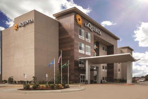 Mobile Hotel | Experience Comfort at La Quinta by Wyndham Mobile