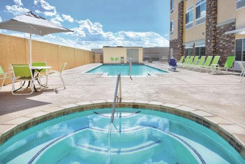 Monahans Hotel | Relax at La Quinta by Wyndham Monahans with Pool & Hot Tub