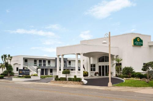 East Daytona Hotel | Oceanfront Retreat at La Quinta by Wyndham Daytona Beach