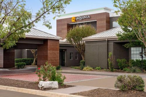 Round Rock Hotel | Welcome to La Quinta by Wyndham Round Rock North