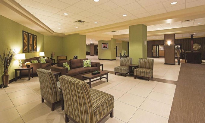 Salisbury Hotel | Pet Friendly Stay at La Quinta by Wyndham Salisbury