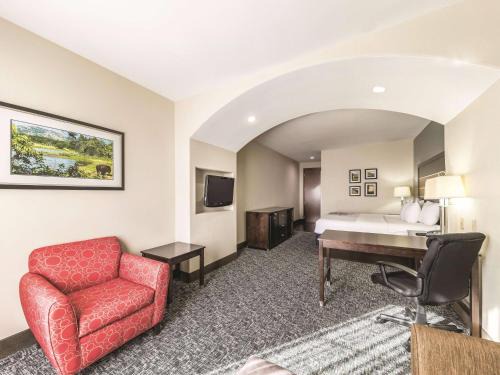 Catoosa Hotel | Convenient Stay at La Quinta by Wyndham Tulsa - Catoosa