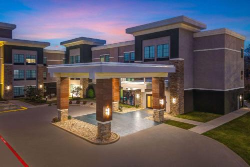 Tyler Hotel | Explore La Quinta by Wyndham Tyler - University Area Stay