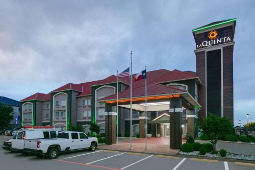 Weatherford Hotel | Inviting La Quinta by Wyndham Weatherford with Pool & Spa