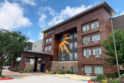 Schertz Hotel | Enjoy Pet-Friendly Comfort at La Quinta Inn & Suites Schertz