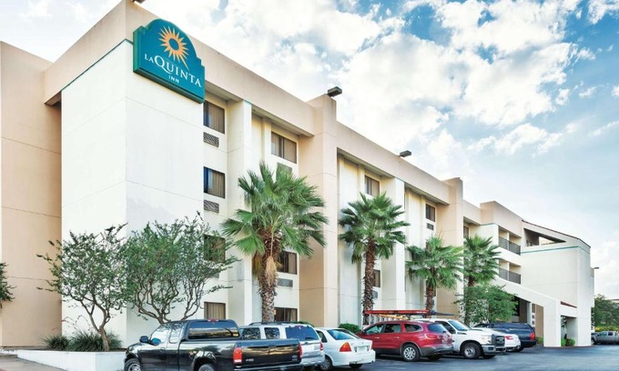 St. Johns Hotel | Comfort at La Quinta Inn by Wyndham Austin North Awaiting You