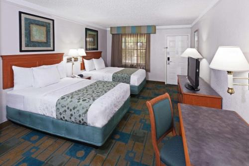 Parker Lane Hotel | Pet-Friendly Getaway at La Quinta Inn by Wyndham Austin