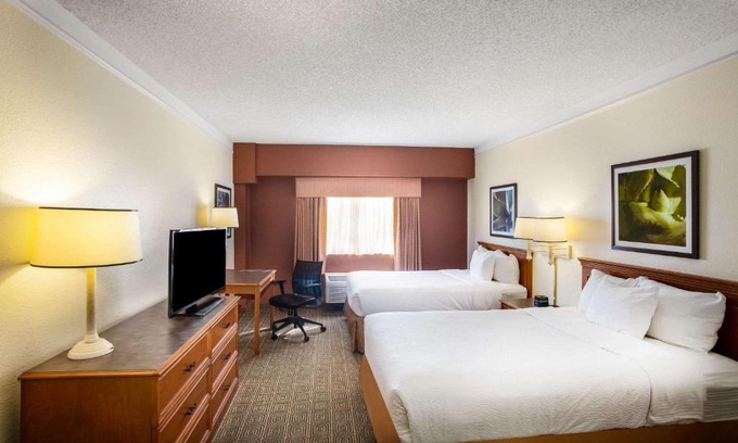 Capitol District Hotel | Discover La Quinta Inn by Wyndham Austin Capitol & Downtown