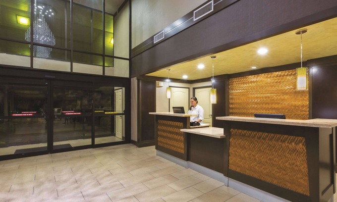 St. Johns Hotel | Explore La Quinta Inn by Wyndham Austin North's Great Amenities