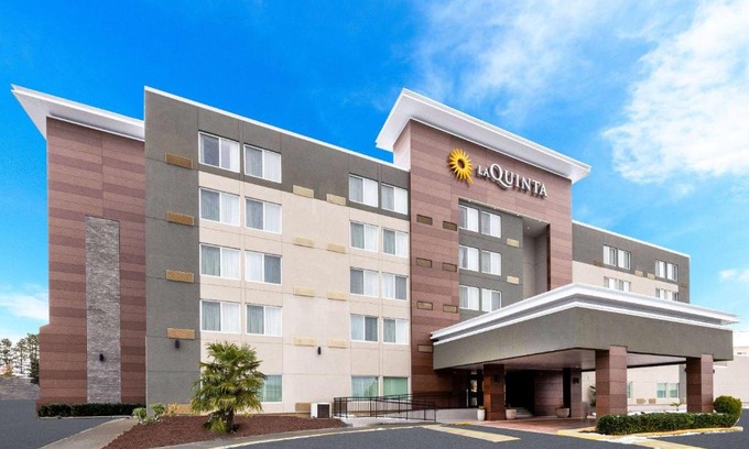 Lynnwood Hotel | Comfortable Stay at La Quinta Inn by Wyndham Lynnwood