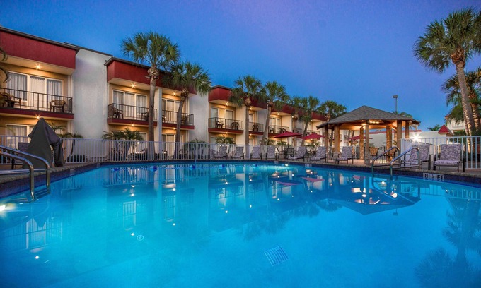 Clearwater Hotel | Pet-Friendly Retreat at La Quinta Inn Clearwater Central