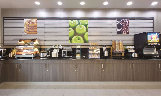 Corsicana Hotel | Pet-Friendly Comfort at La Quinta Inn & Suites Corsicana
