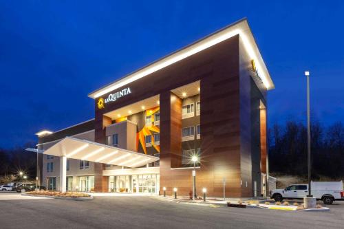 Scotchtown Hotel | Pet-Friendly Retreat at La Quinta Inn & Suites Middletown