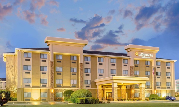 Midwest City Hotel | Pet-Friendly Comfort at La Quinta Inn & Suites Midwest City