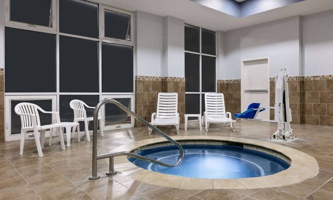Burleson Hotel | Experience La Quinta Inn & Suites: Pet-Friendly Comfort