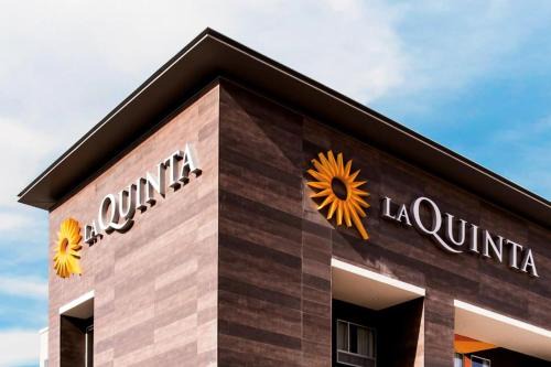Sulphur Hotel | Discover Comfort at La Quinta Inn & Suites Sulphur Lake