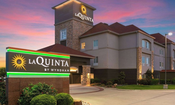 Belton Hotel | Comfortable Stay at La Quinta Inn & Suites Belton