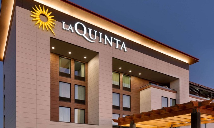 Southwest Santa Rosa Hotel | Explore La Quinta Inn & Suites Santa Rosa Sonoma Comfort
