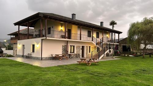 Canedo Apartment | Oceanfront Retreat at La Quintana de Figares, Rated 9.9/10