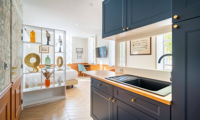 Salon-de-Provence Apartment | Relax at La Réserve: Spa, Breakfast & Family-Friendly Stay