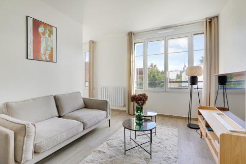 Viroflay Apartment | Family-Friendly La Résidence Alpha Viroflay with Top-Rated Stay