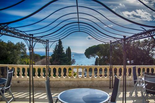 Cavaliere Beach Apartment | Stay at La Résidence du Cap: Pet and Child Friendly Getaway