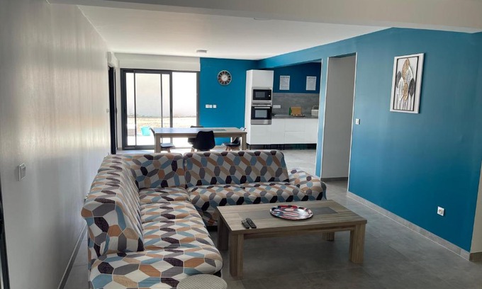 Joue-les-Tours House | Experience Family Comfort at La Résidence du Franc Palais