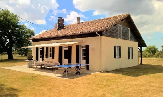 Escource House | Pet-Friendly Retreat at La Résinière for Family Getaways