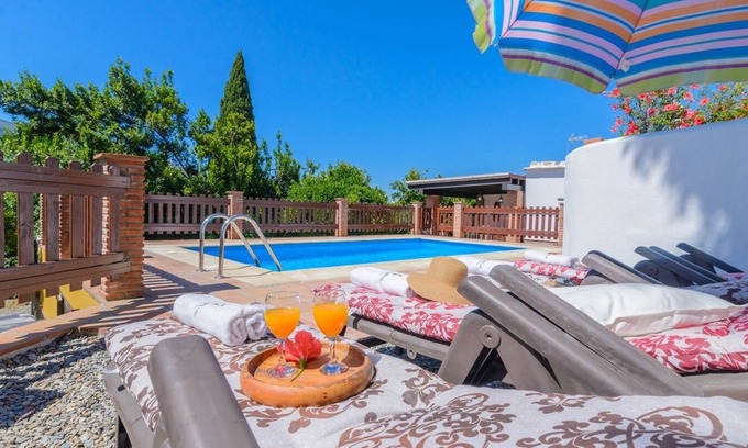 Orgiva Villa | Unforgettable Stay at La Recacha Órgiva with Spa & Pool
