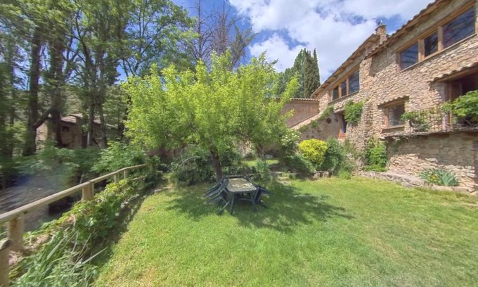 Rivert House | Family-Friendly Retreat at La Rectoria de Rivert