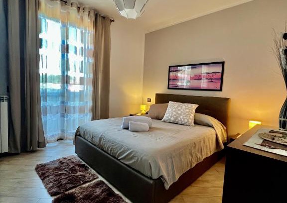 Vigevano Apartment | La Regina: Guest Rated 9/10 with Family-Friendly Amenities