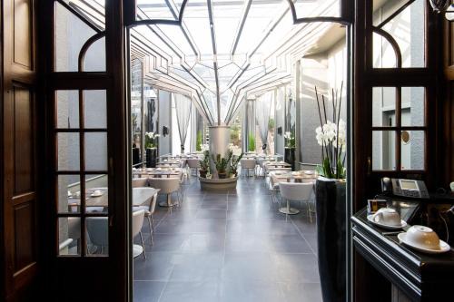Spa Hotel | Pet-Friendly La Reine Hôtel with Ocean View in City Centre