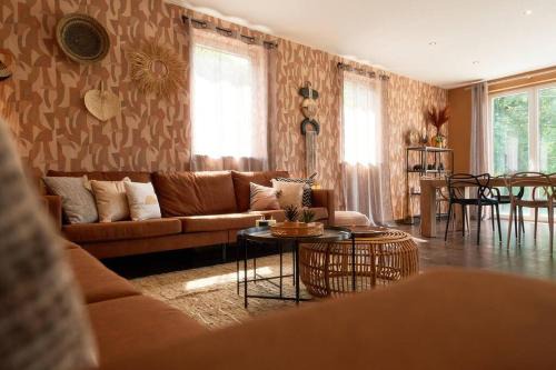 Brugelette Villa | Elegant La Reserve: Guest Rated 9.2 with Pool & Pet Friendly
