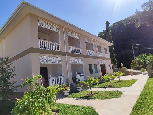 Baie Ste Anne Hotel | Outstanding Stay at La Residence D'Almee Guesthouse