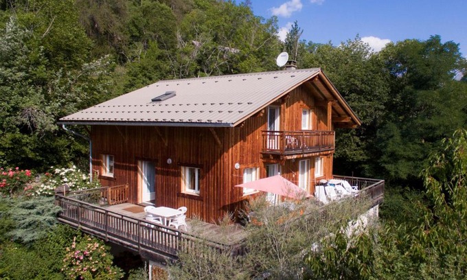Villars-Colmars Bed & Breakfast | Relax at La Ressource: Oceanfront Bliss & Spa Retreat