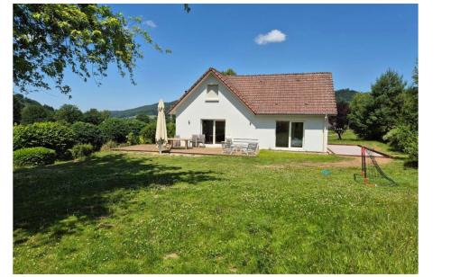 Tendon House | Discover La Ribambelle: Family-Friendly Retreat for 10