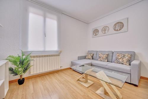 Logrono Apartment | Elegant La Ribera by Clabao: Family-Friendly Retreat