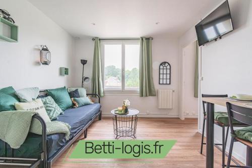 Isles-sur-Suippe Apartment | Cozy La Riviére: Family & Pet-Friendly Hotel Awaits