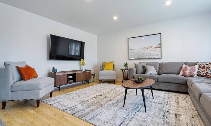 Gatineau House | Discover La Riviera - A Cozy Retreat for Families
