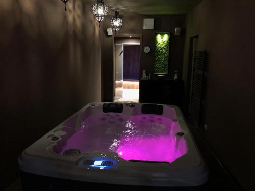 Montefalco House | Relax at La Rocca Guest House & Spa with Hot Tub Access