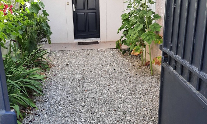 La Rochelle Villa | Cozy La Rochelle Maison de Ville Near Beach & Local Shops