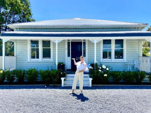 Martinborough Villa | Cozy La Rocque Cottage: Pet-Friendly Retreat with Kitchen