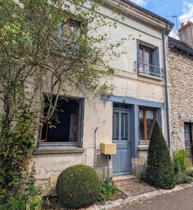 Chedigny House | Discover Family-Friendly Comfort at La rose d'Alfred
