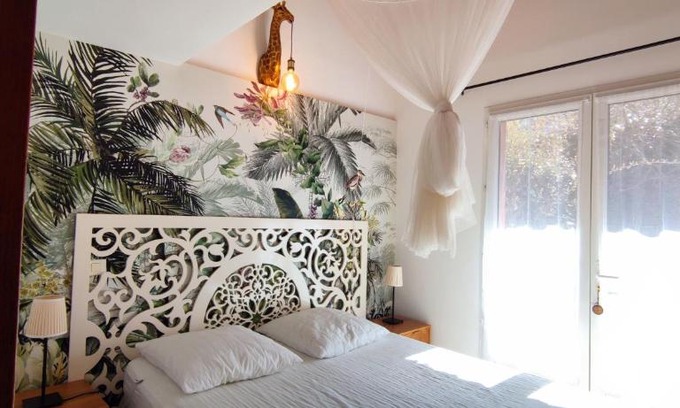 Neoules House | Idyllic Oceanfront Retreat at La Rose des Vents Gite Savane
