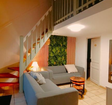 Neoules House | Relaxing Oceanfront Retreat at La Rose des Vents