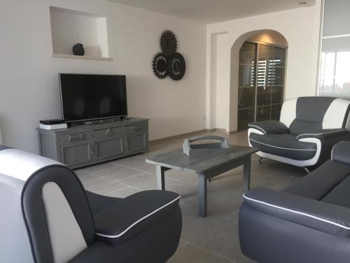 Rivedoux-Plage Villa | La rose trémière: Guest Rated 9/10, Family and Pet Friendly